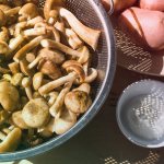 How long to cook fresh honey mushrooms before frying and before freezing